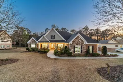 2732 Powell Ct, Monroe, GA 30656