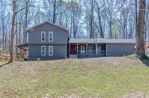 601 Raven Springs Trl, Stone Mountain, GA 30087