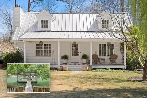 6135 White Oak Dr, Flowery Branch, GA 30542
