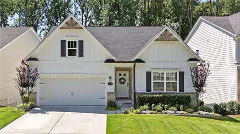 160 Crest Brooke Dr, Holly Springs, GA 30115