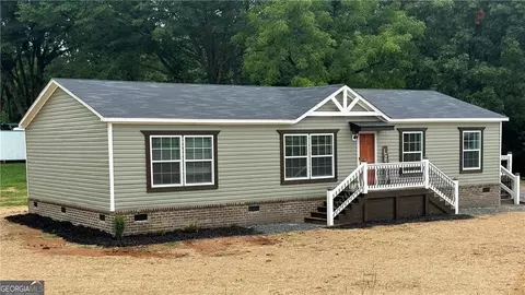 67 Hulsey Mill Rd, Cleveland, GA 30528
