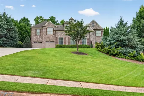 6509 Snug Harbor Ct, Flowery Branch, GA 30542
