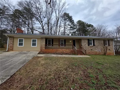 724 Country Club Dr, Monroe, GA 30655