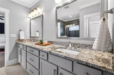 Bath - 4072 Comanche Dr, Tucker, GA 30084 photo 3 of 4