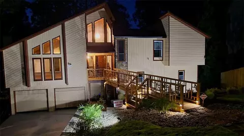2696 Long Lake Ter, Roswell, GA 30075