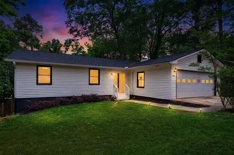 383 Oakridge Dr, Cartersville, GA 30121