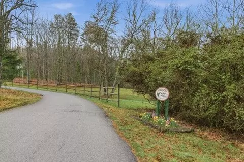 318 Wilmot Fabus Mountain Rd, Blairsville, GA 30512