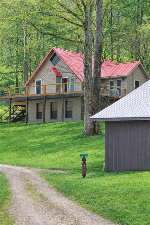 137 Blue Spruce Dr, Blairsville, GA 30512