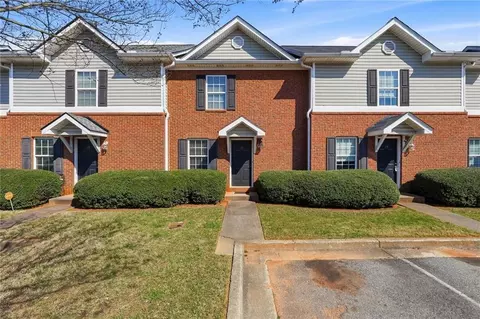 17 Middlebrook Dr, Cartersville, GA 30120