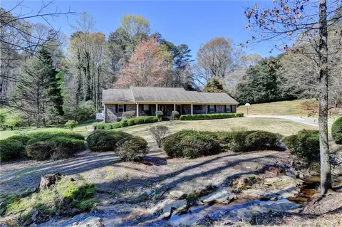 2582 Kenwood Dr, Duluth, GA 30096