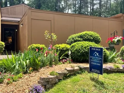 831 Lake Hollow Blvd SW, Marietta, GA 30064