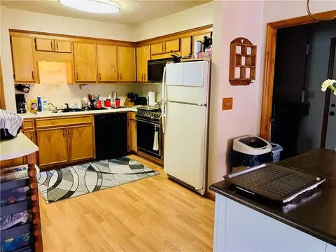 Kitchen - 1688 Bartley Rd, Lagrange, GA 30240 photo 3 of 5