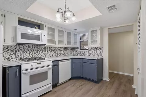 2092 Powers Ferry Trce SE, Marietta, GA 30067
