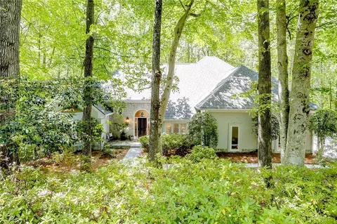 5660 Errol Pl, Atlanta, GA 30327