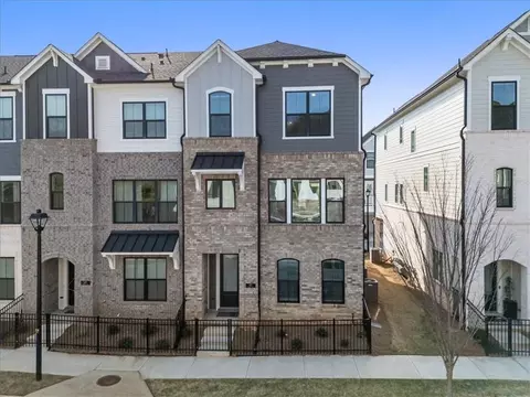 335 Walker Ave, Roswell, GA 30076