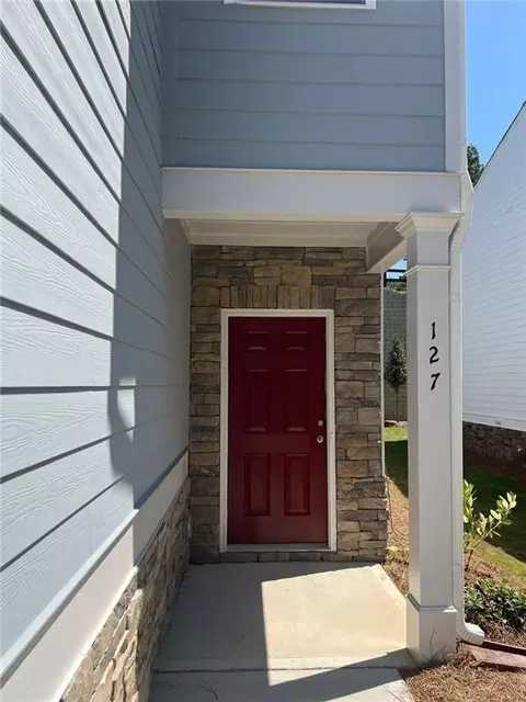 127 Berry Dr, Dawsonville, GA 30534