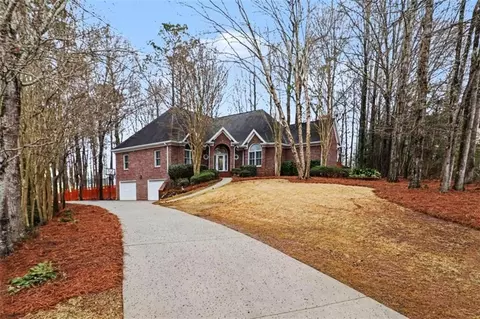 30 Couples Ct, Newnan, GA 30265