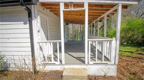Exterior - 899 E Doyle St, Toccoa, GA 30577 photo 3 of 8
