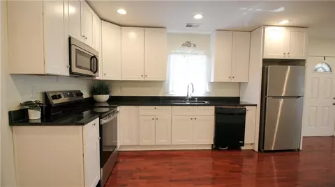 Kitchen - 899 E Doyle St, Toccoa, GA 30577 photo 3 of 5