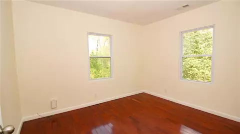 Bedroom - 899 E Doyle St, Toccoa, GA 30577 photo 3 of 5