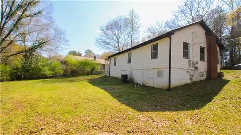 Exterior - 899 E Doyle St, Toccoa, GA 30577 photo 6 of 8