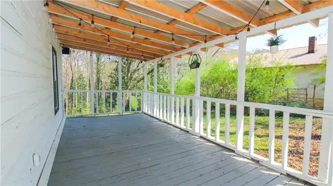 Exterior - 899 E Doyle St, Toccoa, GA 30577 photo 4 of 8