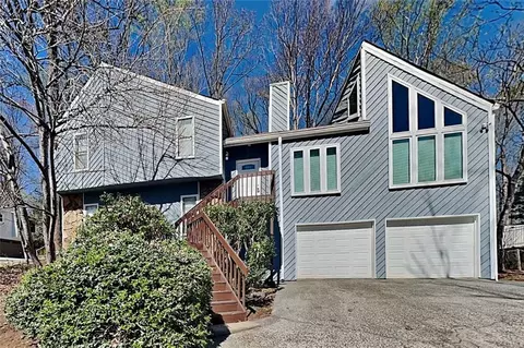 5213 Willow Mill Dr, Marietta, GA 30068