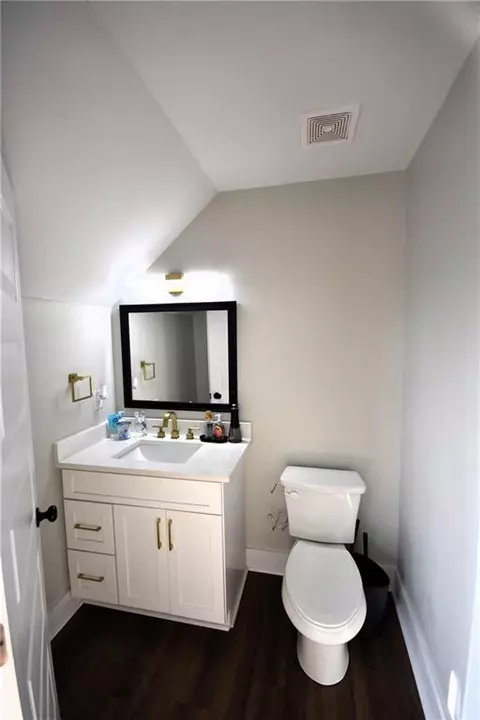 Bath - 533 Lively Rd, Waco, GA 30182 photo 6 of 8