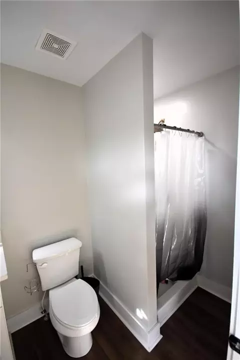Bath - 533 Lively Rd, Waco, GA 30182 photo 7 of 8