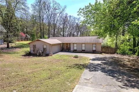 5 Marguerite Dr, Cartersville, GA 30121
