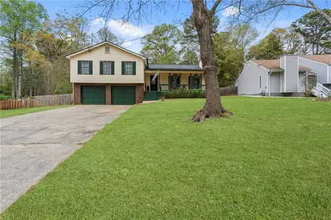 6741 Fairway Ridge Dr, Douglasville, GA 30134