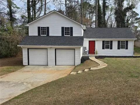 6733 Jojanne Ln, Lithonia, GA 30038