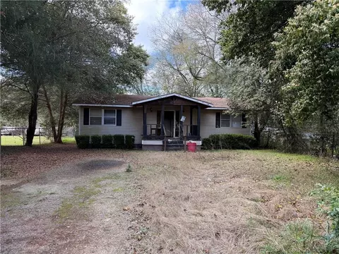 709 Plant St, Montezuma, GA 31063