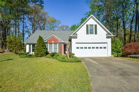 3060 Camelot Woods Dr, Lawrenceville, GA 30044