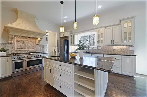 7611 Regency Cir, Atlanta, GA 30350