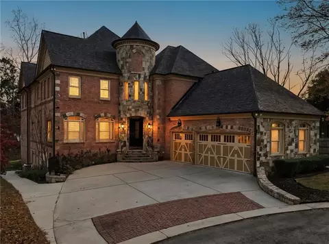 7611 Regency Cir, Atlanta, GA 30350