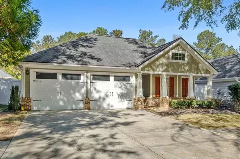 150 Cottage Club Dr, Locust Grove, GA 30248