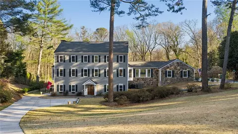 555 Valley Hall Dr, Sandy Springs, GA 30350