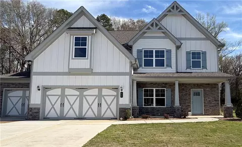 629 Rocky Springs Dr, Jefferson, GA 30549