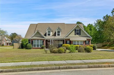 440 Nora Dr, Fayetteville, GA 30214