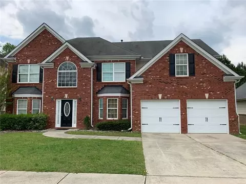 3951 Oak Field Dr, Loganville, GA 30052