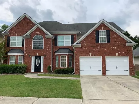 3951 Oak Field Dr, Loganville, GA 30052