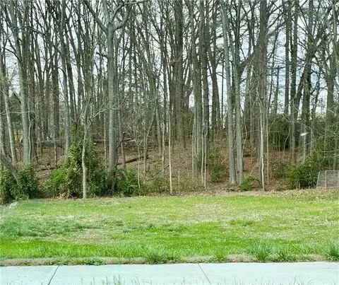 4487 Maple Dr, Acworth, GA 30101