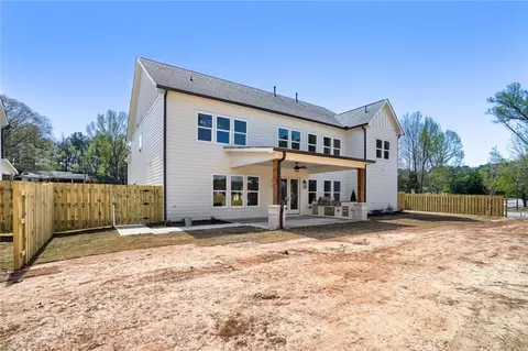 Exterior - 932 Cooper Rd, Grayson, GA 30017 photo 3 of 4