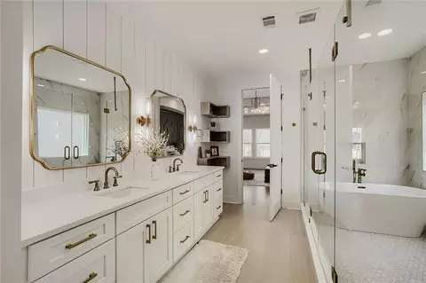 Bath - 932 Cooper Rd, Grayson, GA 30017 photo 5 of 6