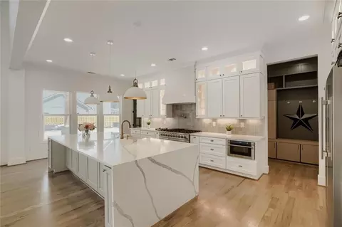 Kitchen - 932 Cooper Rd, Grayson, GA 30017 photo 1 of 2