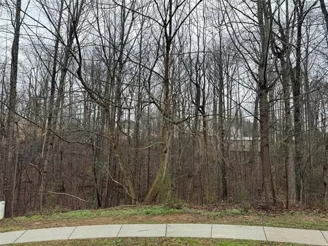 4638 Enfield Dr, Gainesville, GA 30506