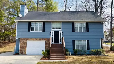 1015 Sly Fox Ct, Stone Mountain, GA 30088