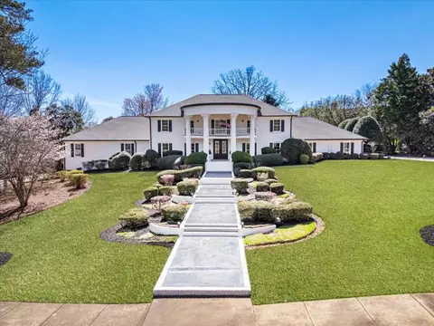 205 Slaton Cir, Roswell, GA 30075