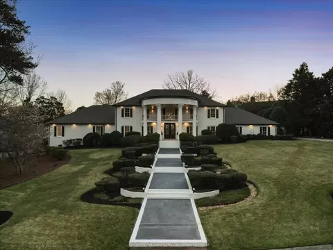 205 Slaton Cir, Roswell, GA 30075